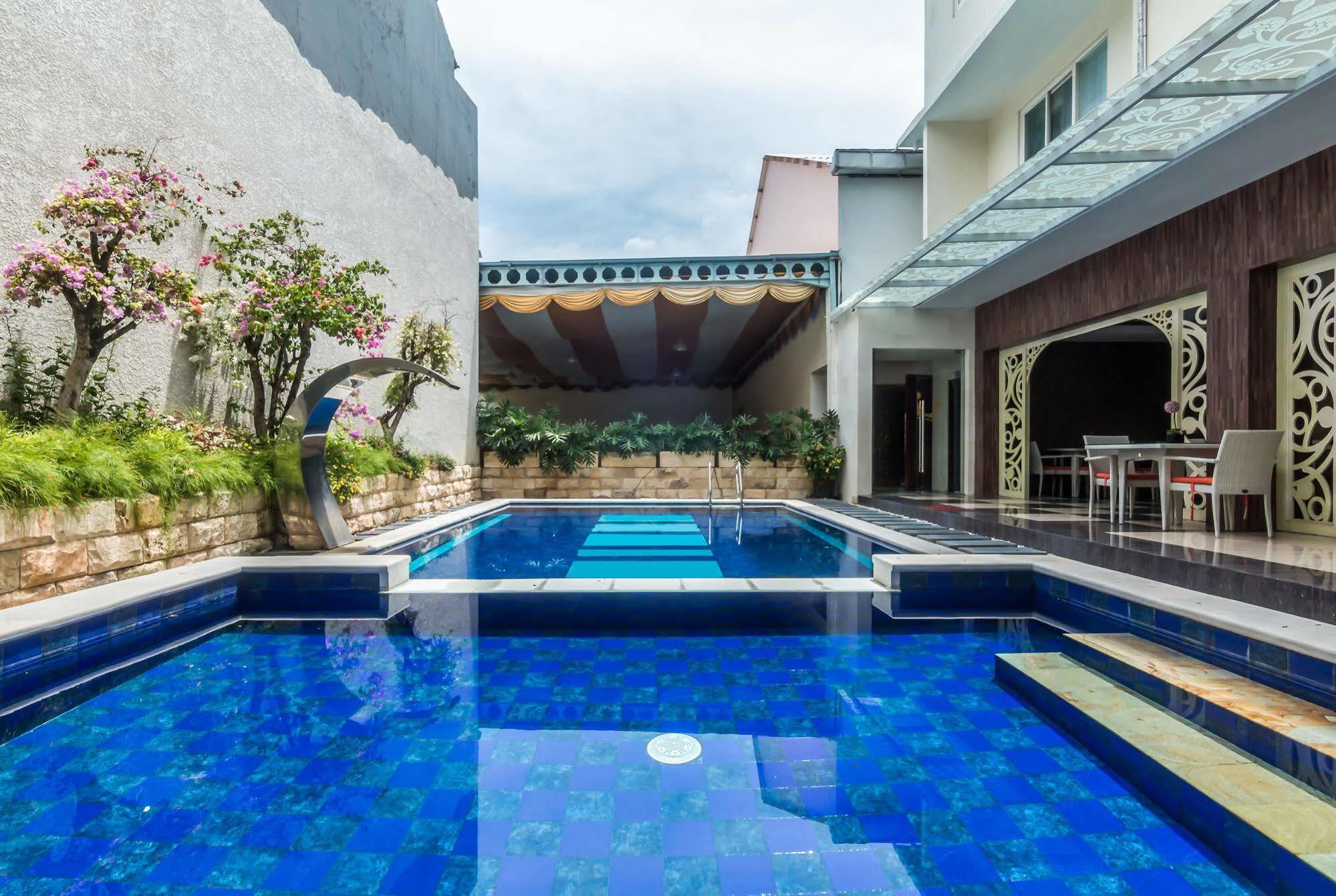 Zen Rooms Denpasar Marlboro Exterior photo